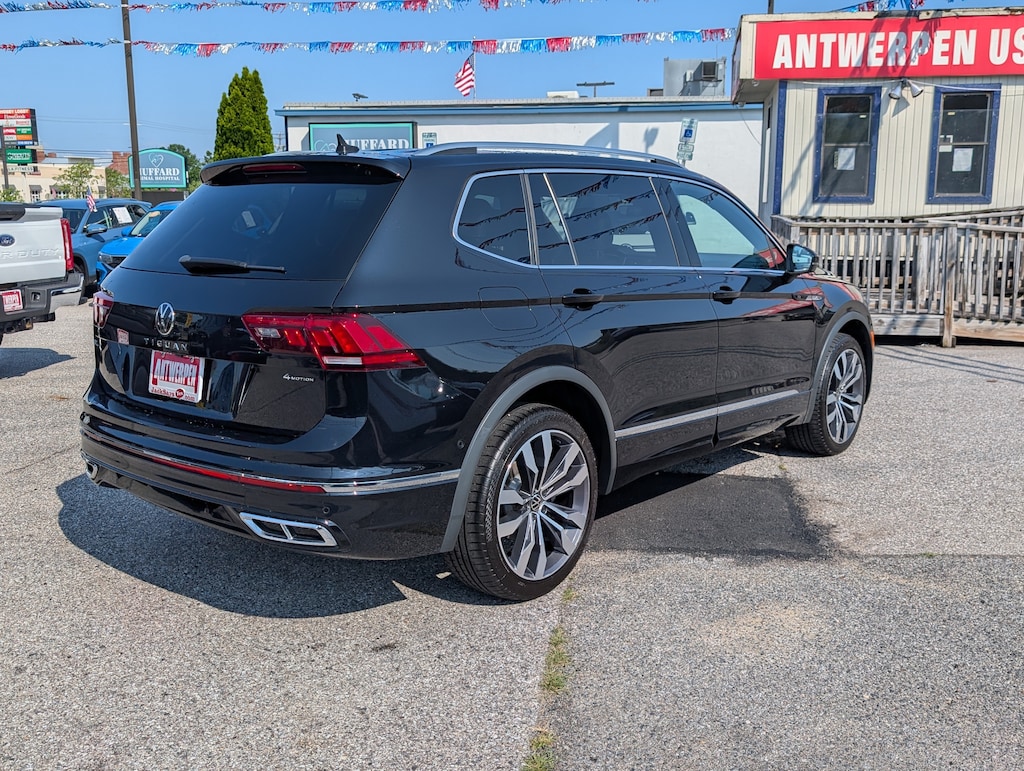 Used 2022 Volkswagen Tiguan SEL R-Line 2.0T SEL R-Line 4MOTION