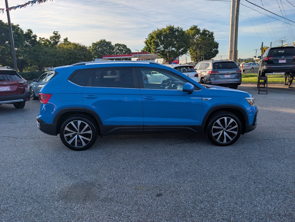 Used 2022 Volkswagen Taos SE SE FWD