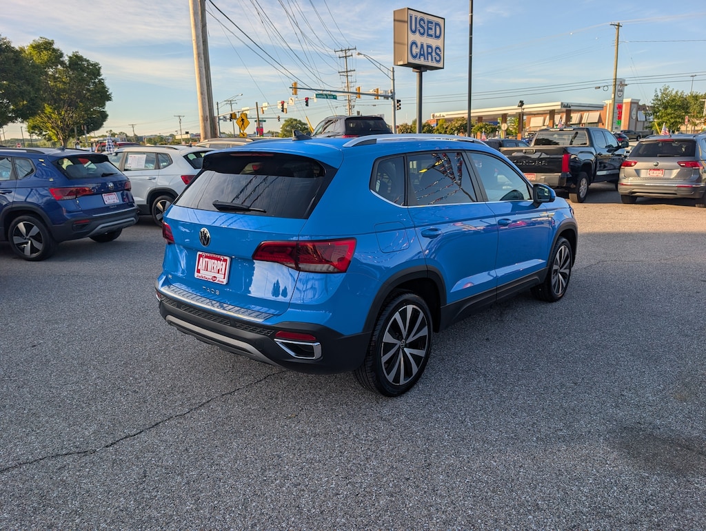 Used 2022 Volkswagen Taos SE SE FWD