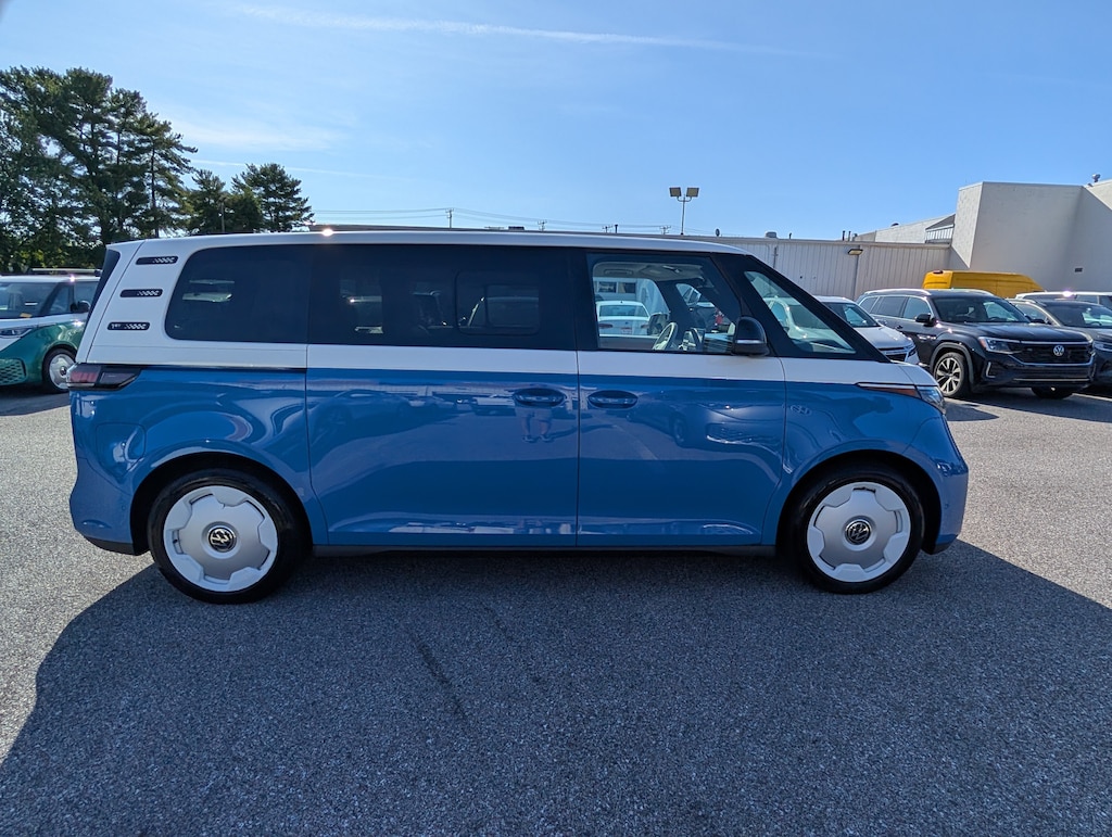 Used 2025 Volkswagen ID. Buzz 1st Edition 1st Edition 4MOTION w/Two-Tone