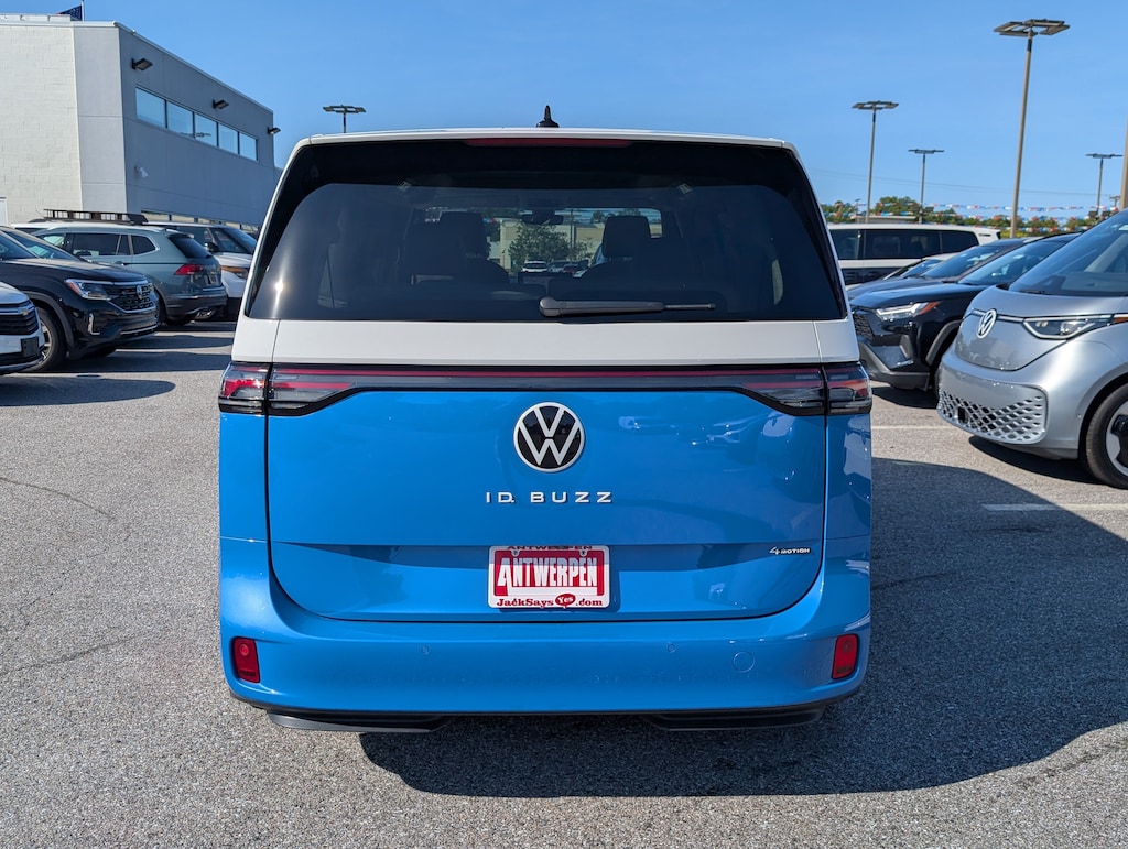 Used 2025 Volkswagen ID. Buzz 1st Edition 1st Edition 4MOTION w/Two-Tone