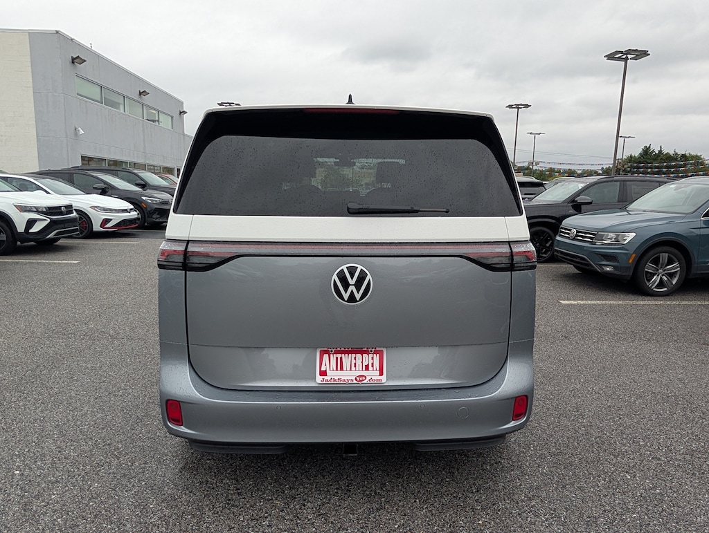 Used 2025 Volkswagen ID. Buzz Pro S Plus Pro S Plus RWD w/Two-Tone