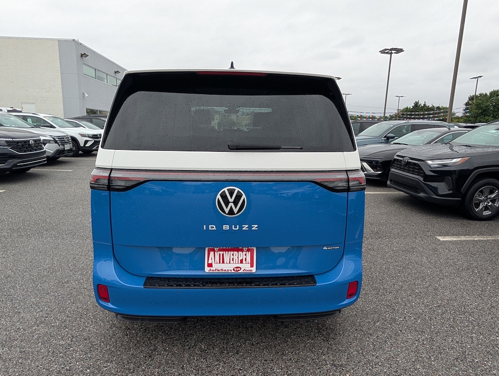 Used 2025 Volkswagen ID. Buzz Pro S Plus Pro S Plus 4MOTION w/Two-Tone