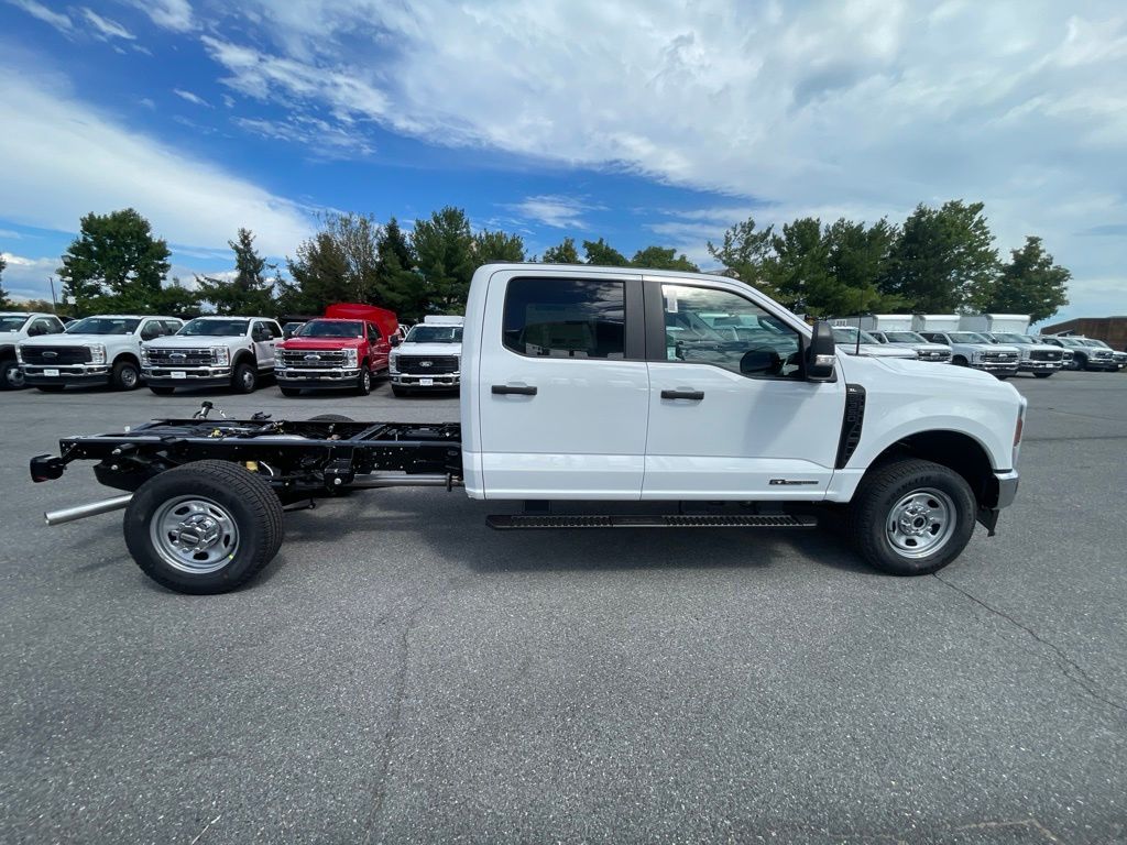 New 2027 Ford F-350SD XL Chassis