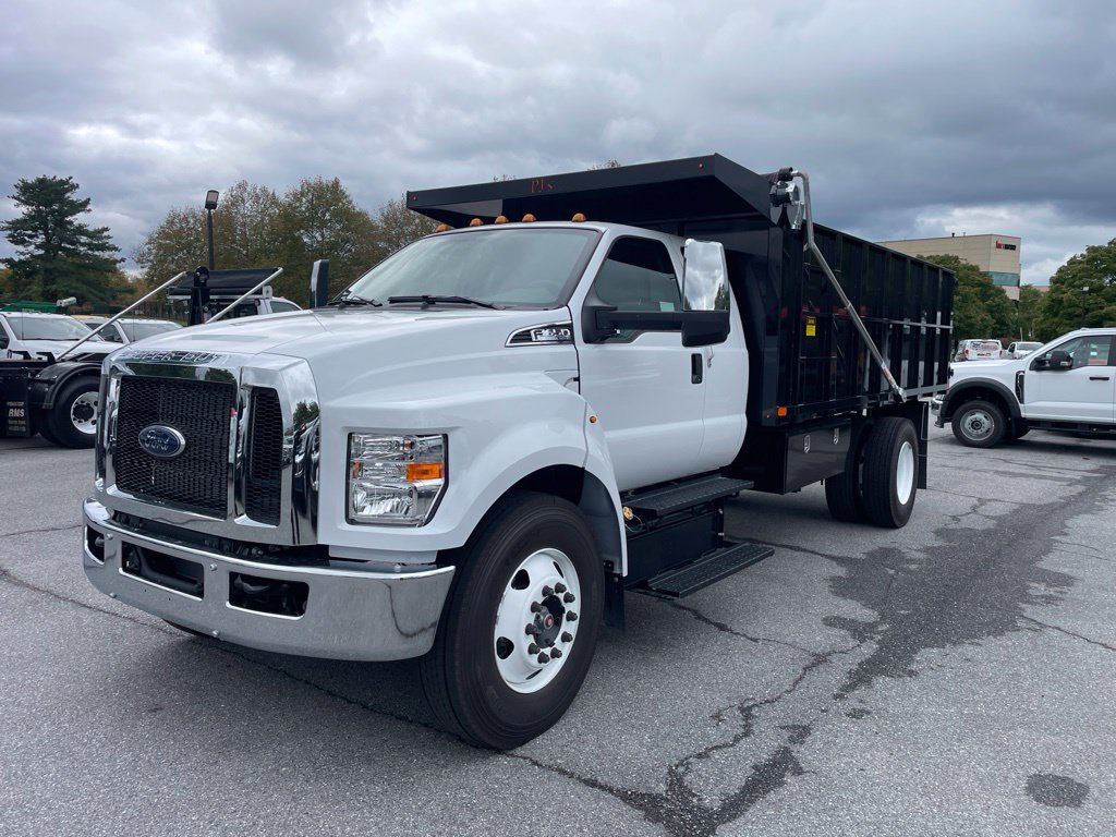  Ford F-650SD