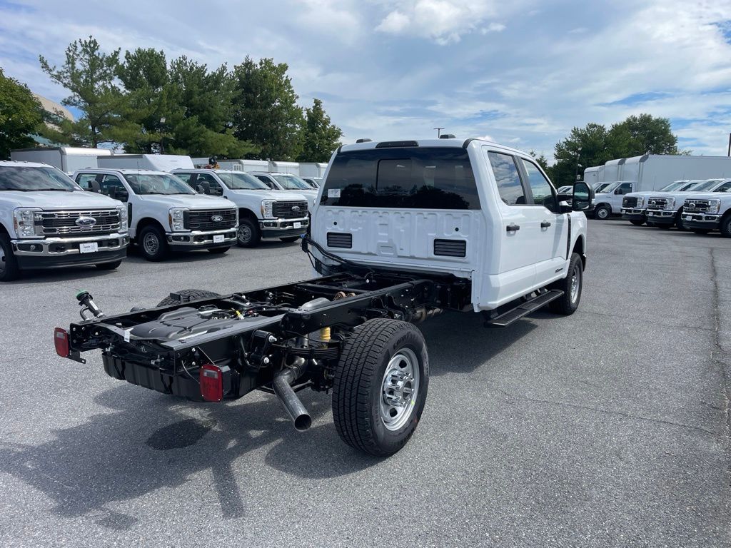 New 2027 Ford F-350SD XL Chassis