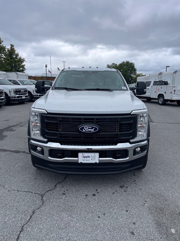 New 2027 Ford F-450SD XL Chassis