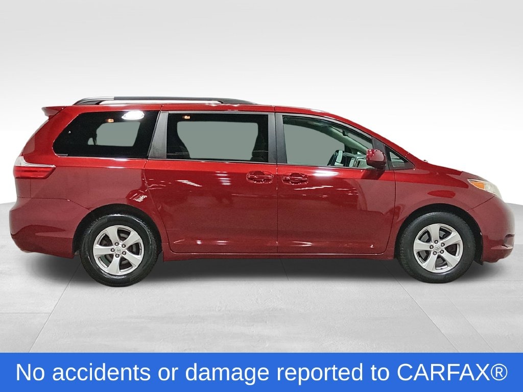 Used 2017 Toyota Sienna LE Minivan/Van