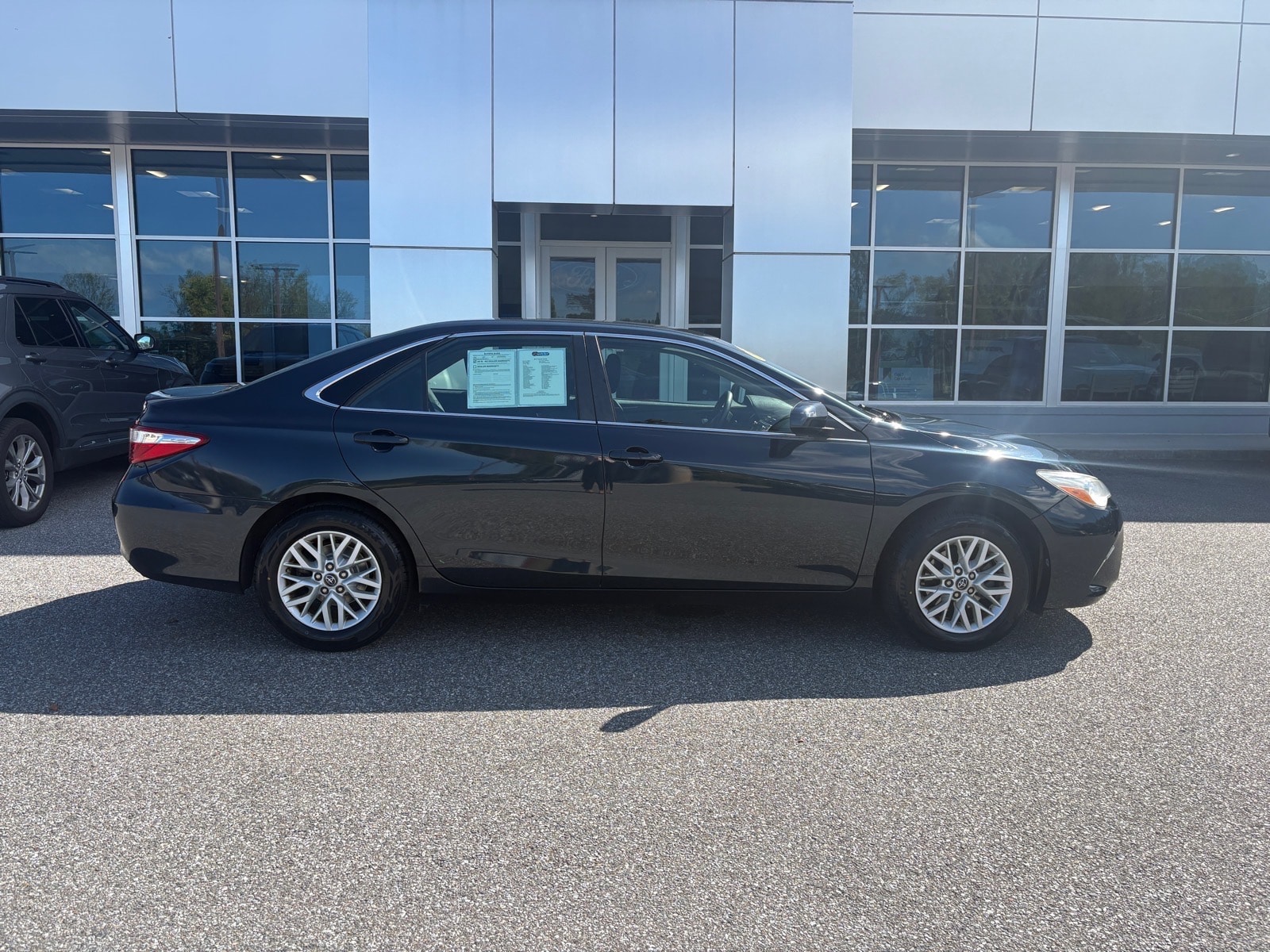 Used 2017 Toyota Camry LE with VIN 4T1BF1FK5HU343120 for sale in Lynchburg, VA