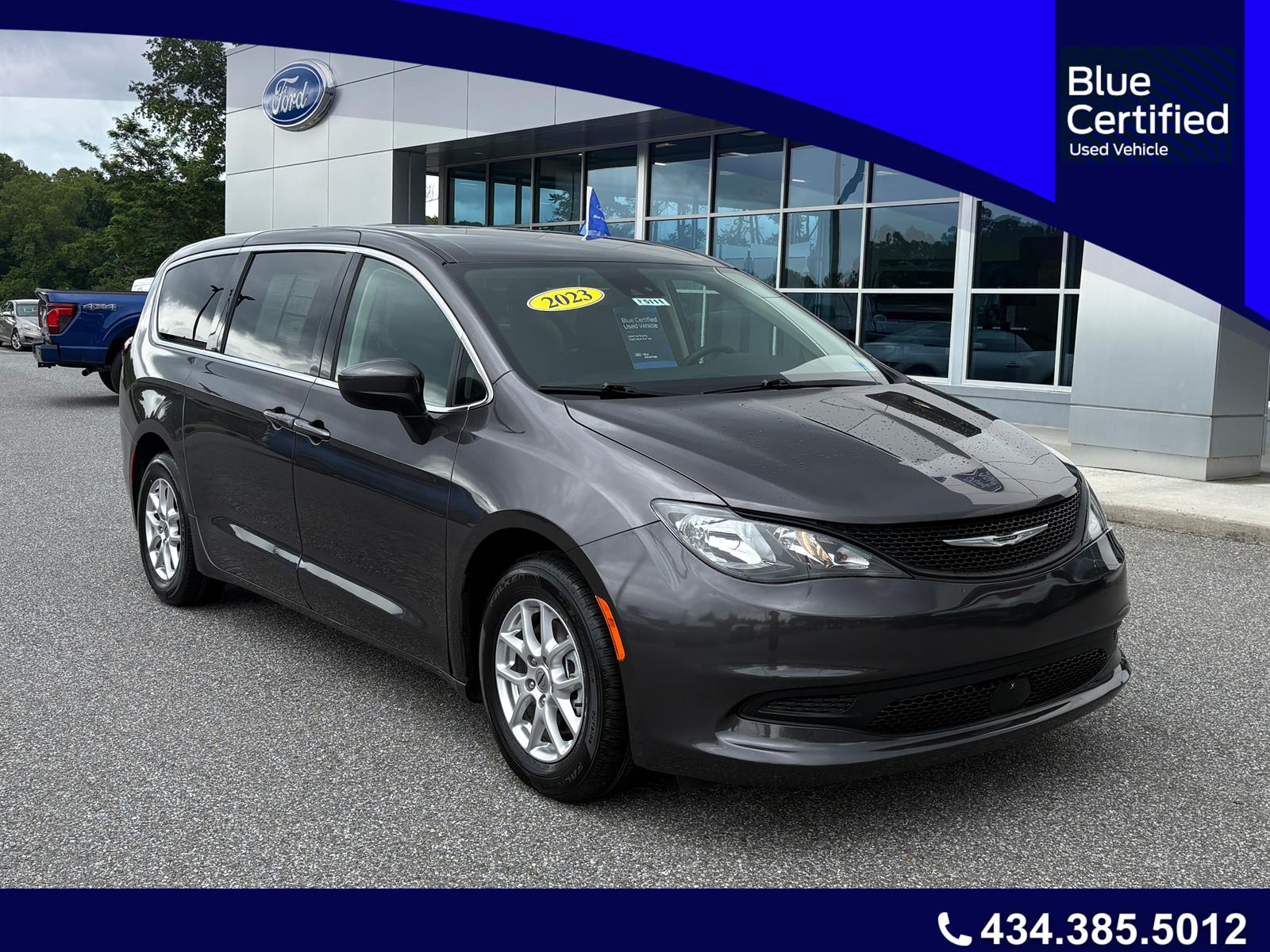 2023 Chrysler Voyager