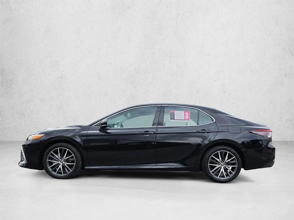 Used 2024 Toyota Camry Hybrid Hybrid XLE Sedan