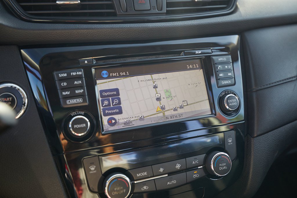 2017 Nissan Rogue SV - Photo 11