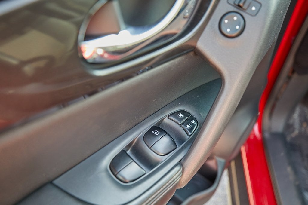 2017 Nissan Rogue SV - Photo 13