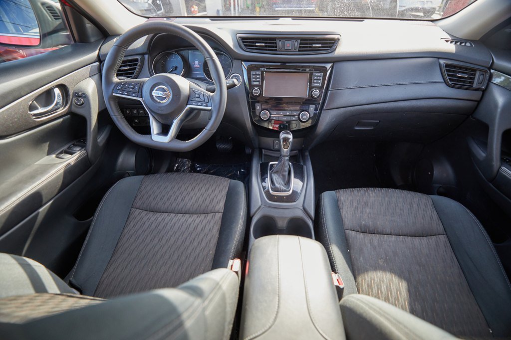 2017 Nissan Rogue SV - Photo 10