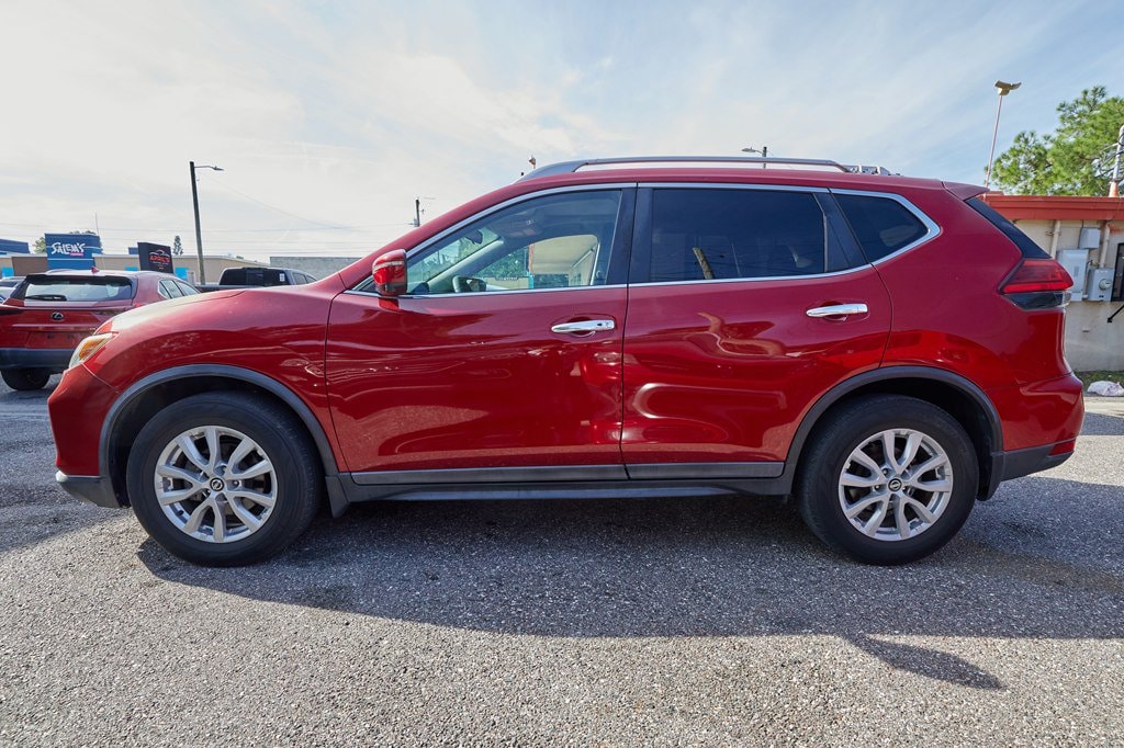 2017 Nissan Rogue SV - Photo 8