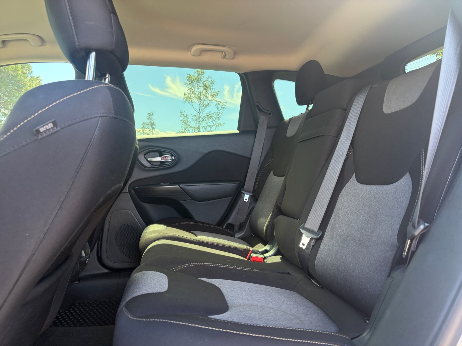 2016 Jeep Cherokee Sport - Photo 29