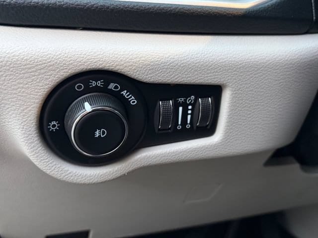 2021 Chrysler Pacifica Hybrid Touring - Photo 16