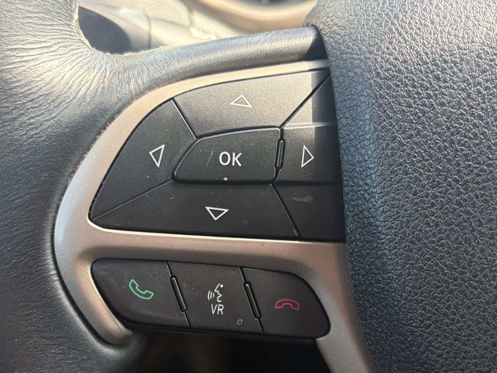 2016 Jeep Cherokee Sport - Photo 18