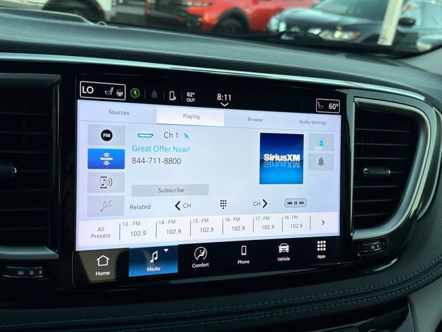 2021 Chrysler Pacifica Hybrid Touring - Photo 22