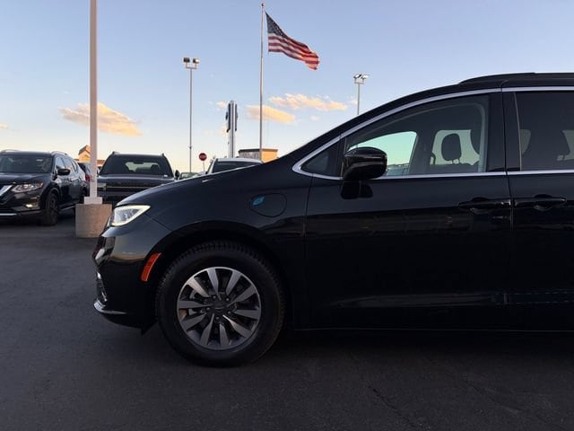 2021 Chrysler Pacifica Hybrid Touring - Photo 9