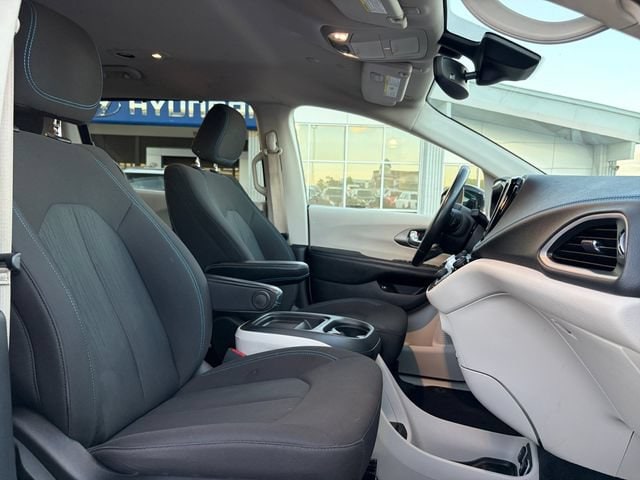 2021 Chrysler Pacifica Hybrid Touring - Photo 31