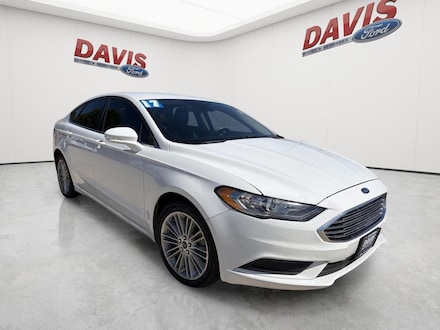 2017 Ford Fusion SE Sedan