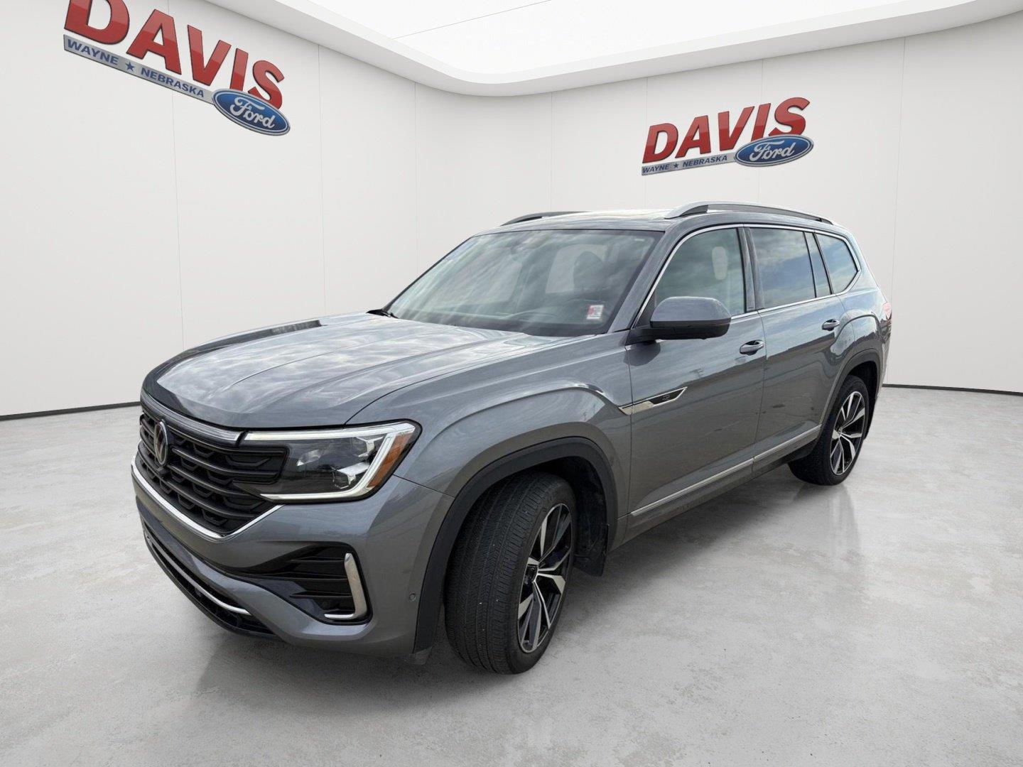 Used 2024 Volkswagen Atlas 2.0T SEL Premium R-Line SUV