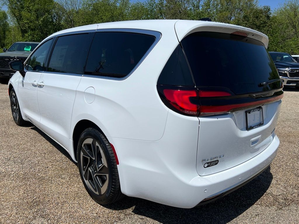 New 2027 Chrysler Pacifica Passenger Van