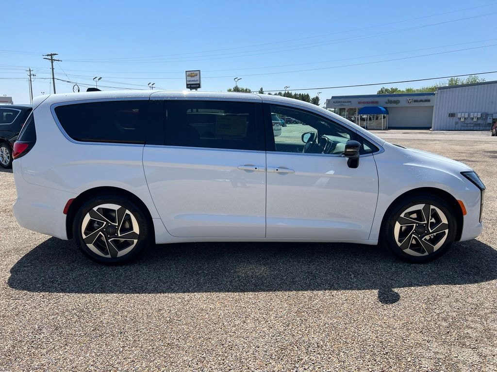 New 2027 Chrysler Pacifica Passenger Van