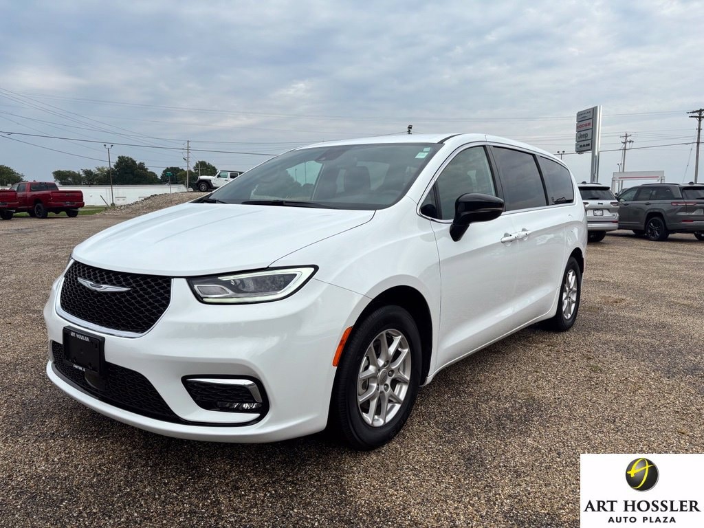 Used 2025 Chrysler Pacifica Select Van Passenger Van