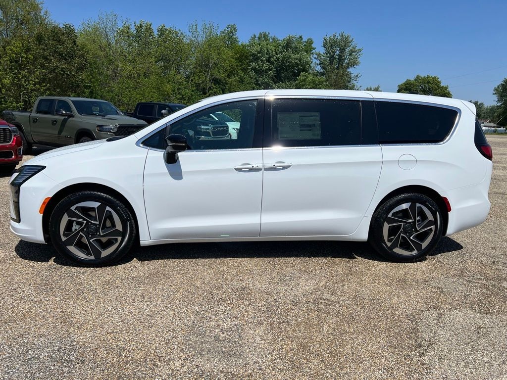 New 2027 Chrysler Pacifica Passenger Van