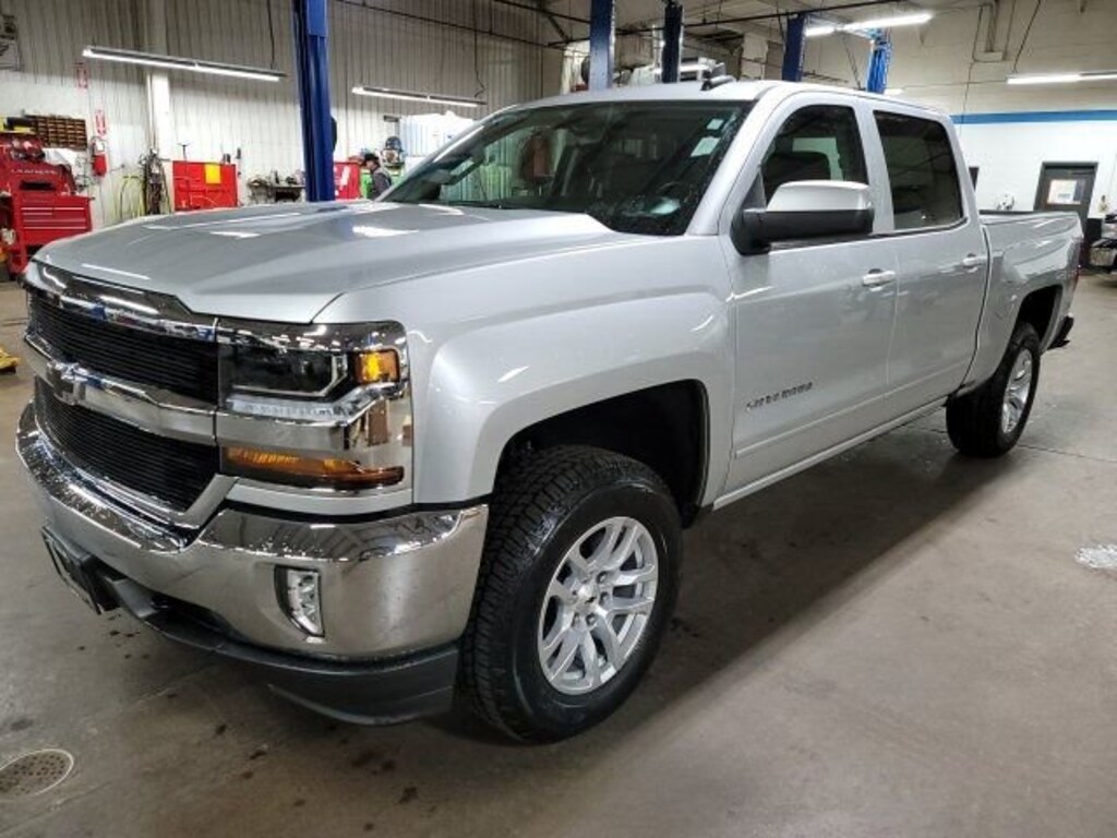 Used 2017 Chevrolet Silverado 1500 LT 4WD Crew Cab 143.5 LT w/1LT