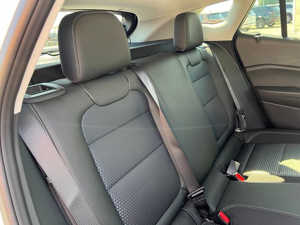 2026 Chevrolet Trax LT - Photo 18