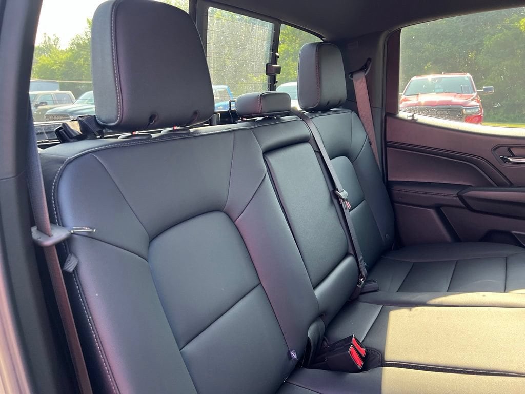 2026 Chevrolet Colorado LT - Photo 18