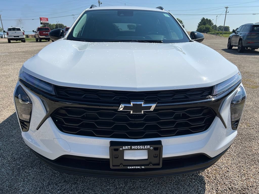 2026 Chevrolet Trax LT - Photo 8