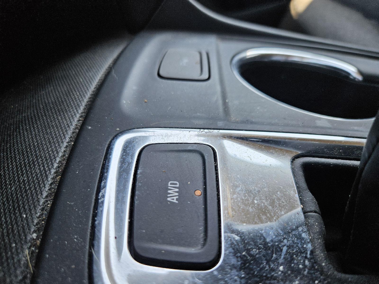 2024 Chevrolet Equinox LT - Photo 12