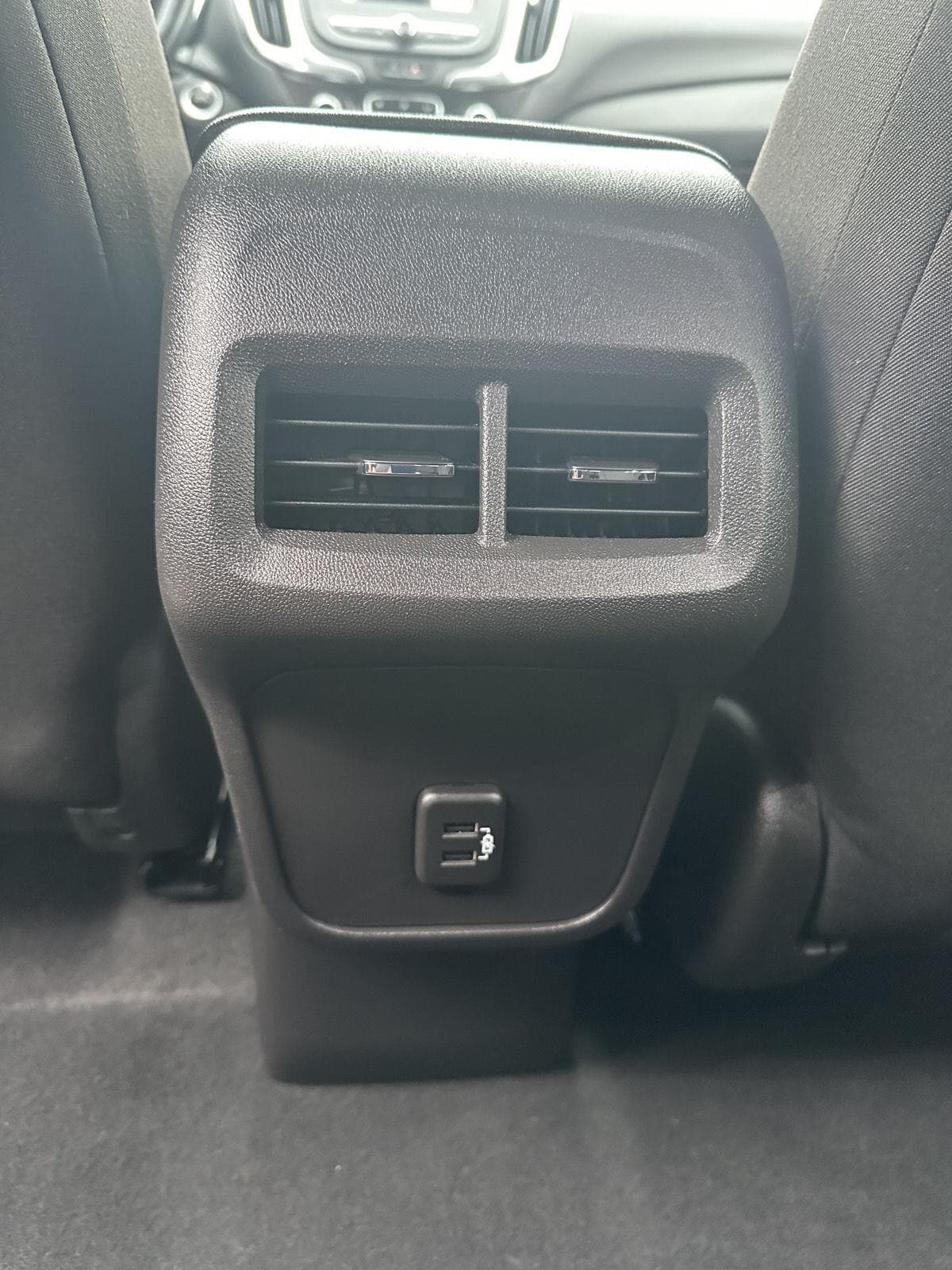 2024 Chevrolet Equinox LT - Photo 34