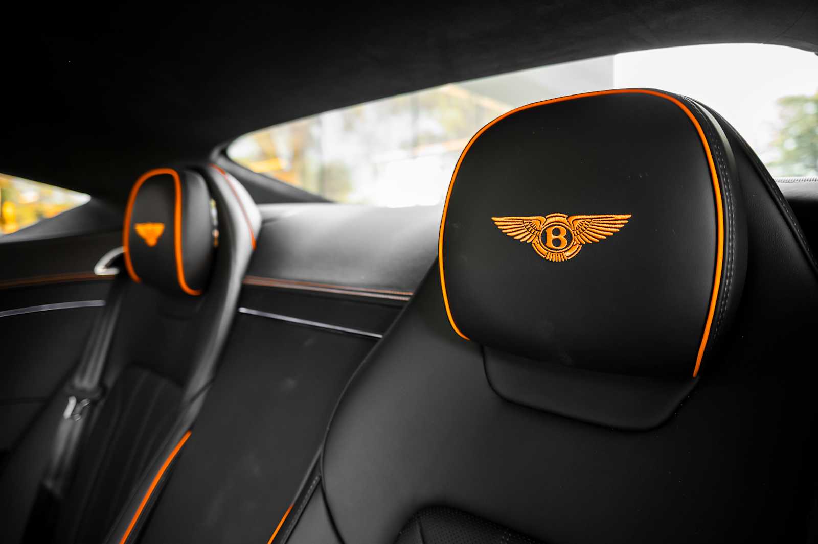 2025 Bentley Continental GT Black Edition - Photo 48