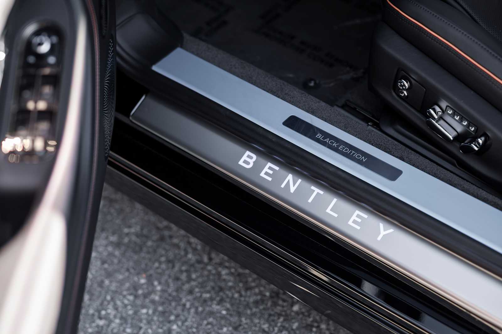 2025 Bentley Continental GT Black Edition - Photo 22