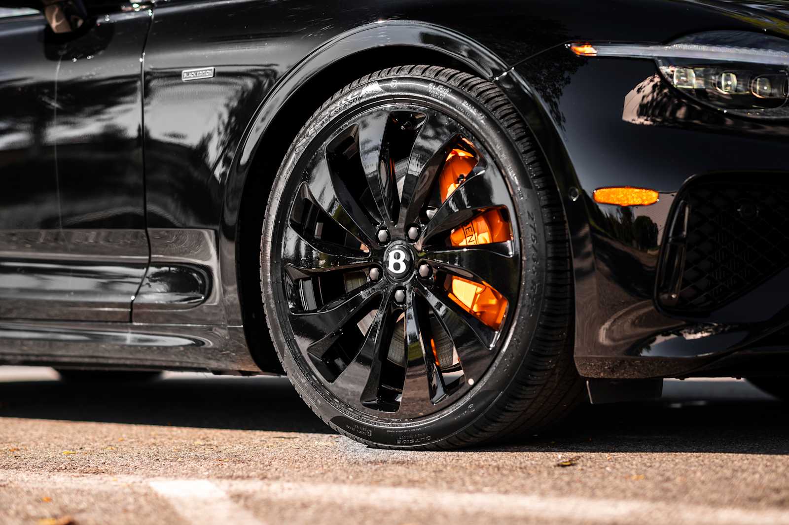 2025 Bentley Continental GT Black Edition - Photo 18