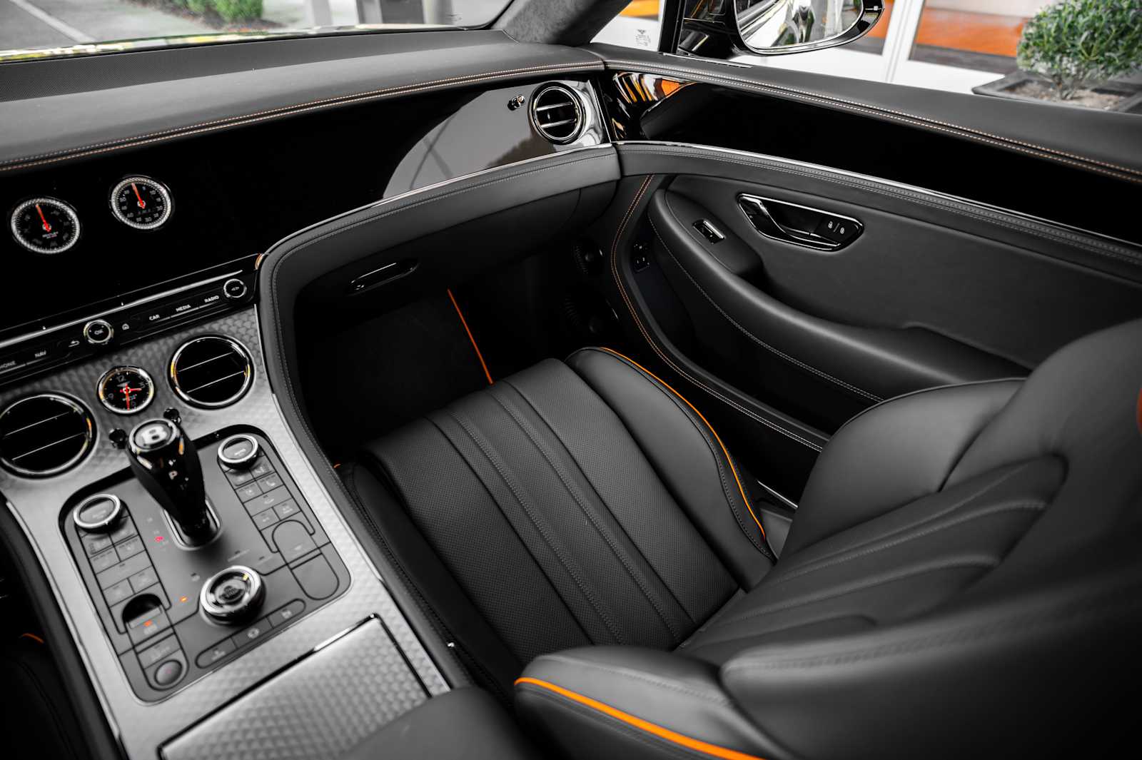 2025 Bentley Continental GT Black Edition - Photo 43