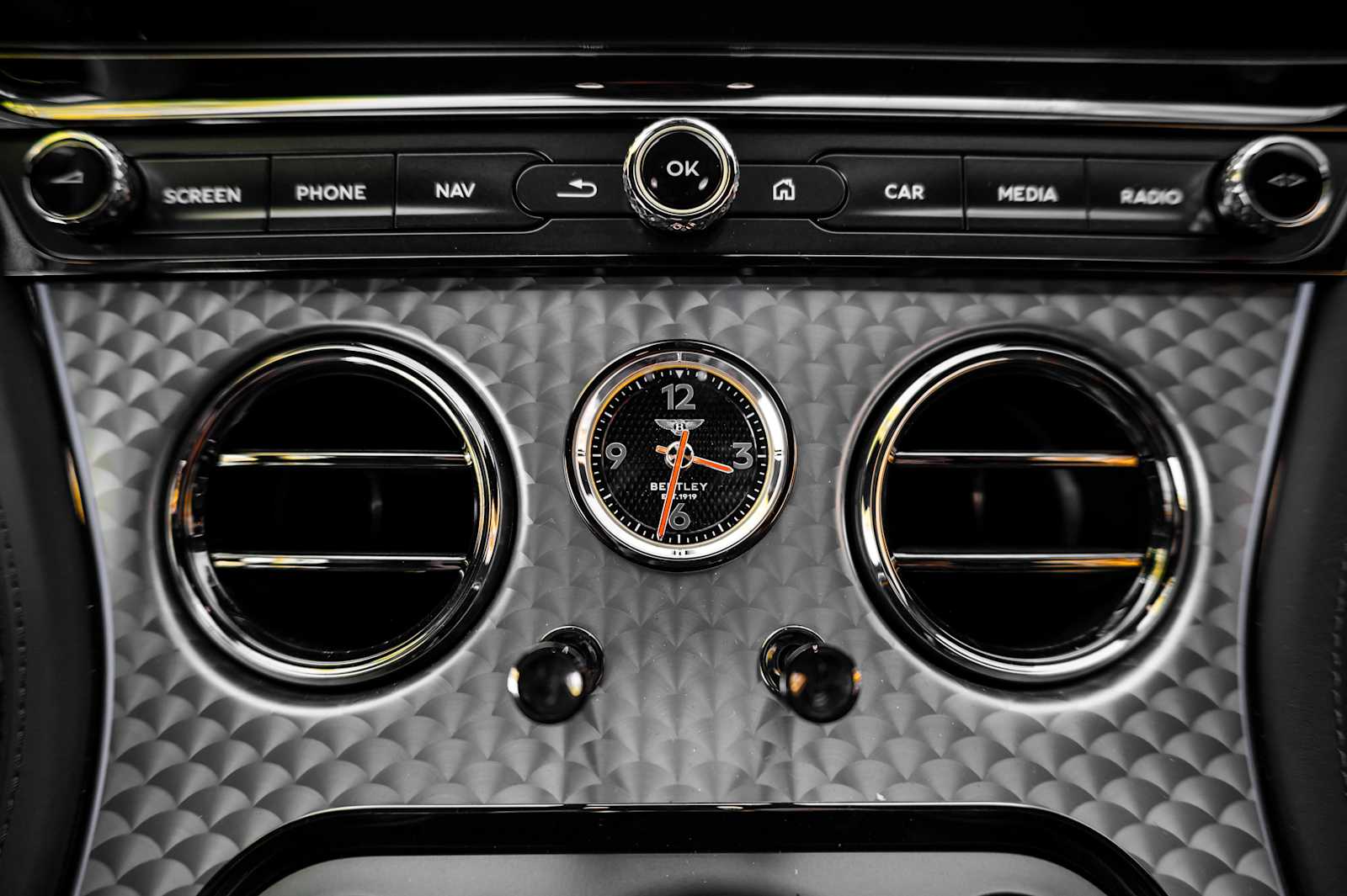 2025 Bentley Continental GT Black Edition - Photo 38