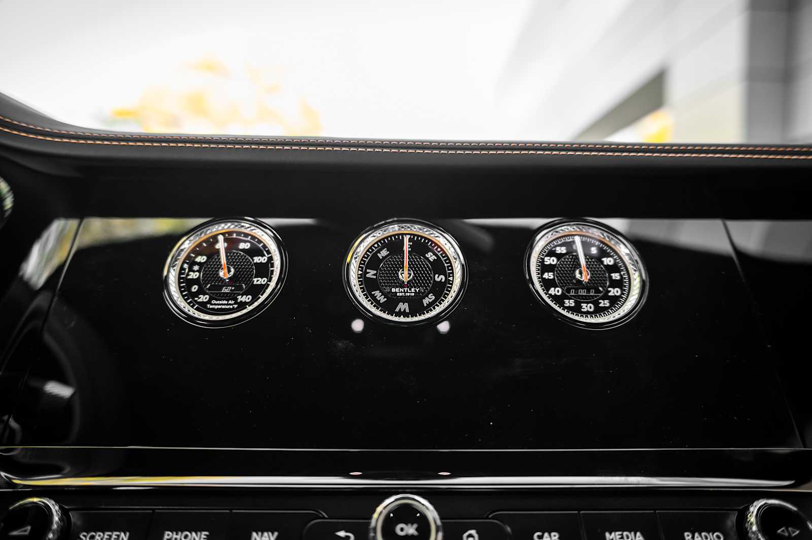2025 Bentley Continental GT Black Edition - Photo 40