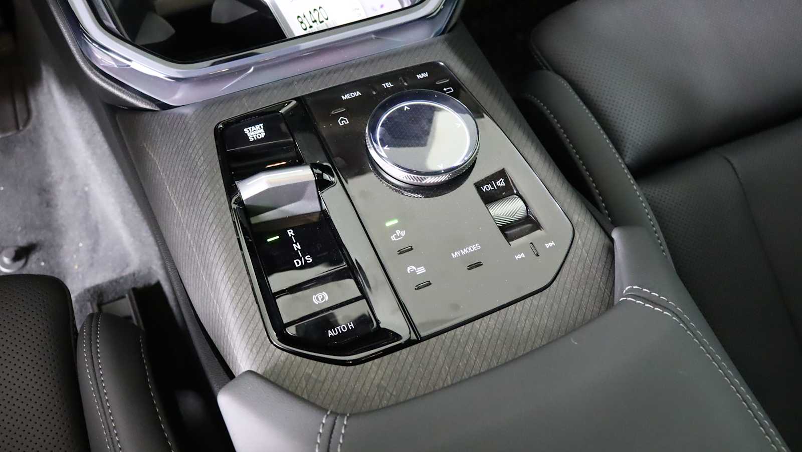 2026 BMW X3 30 - Photo 23