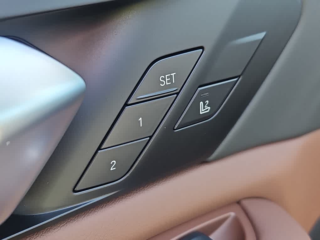 2026 BMW X5 50e - Photo 9