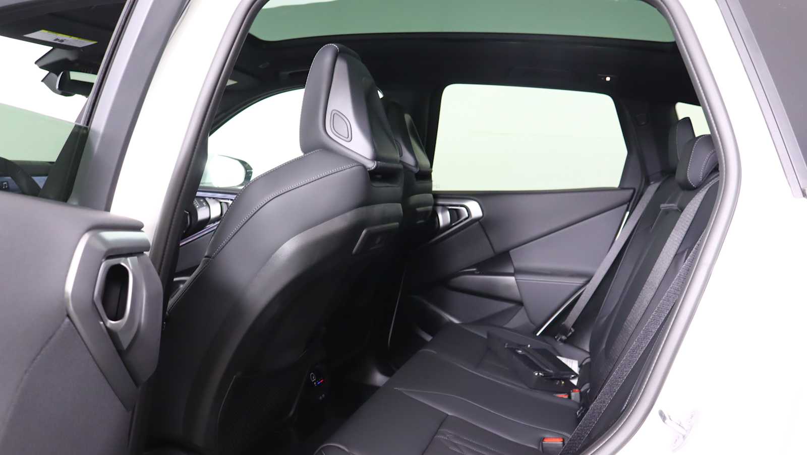 2026 BMW X3 30 - Photo 24
