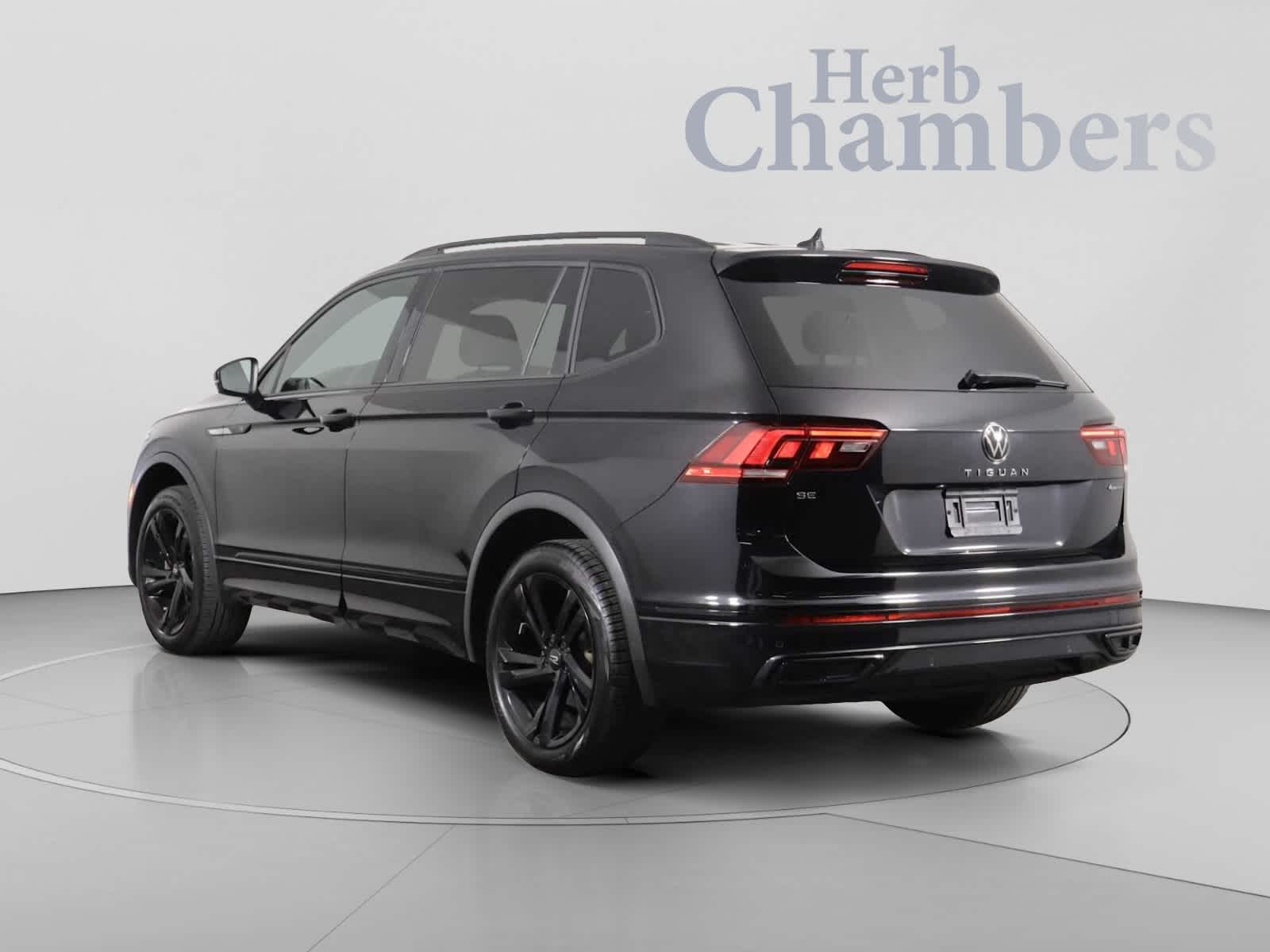 Used 2024 Volkswagen Tiguan 2.0T SE R-Line Black SUV