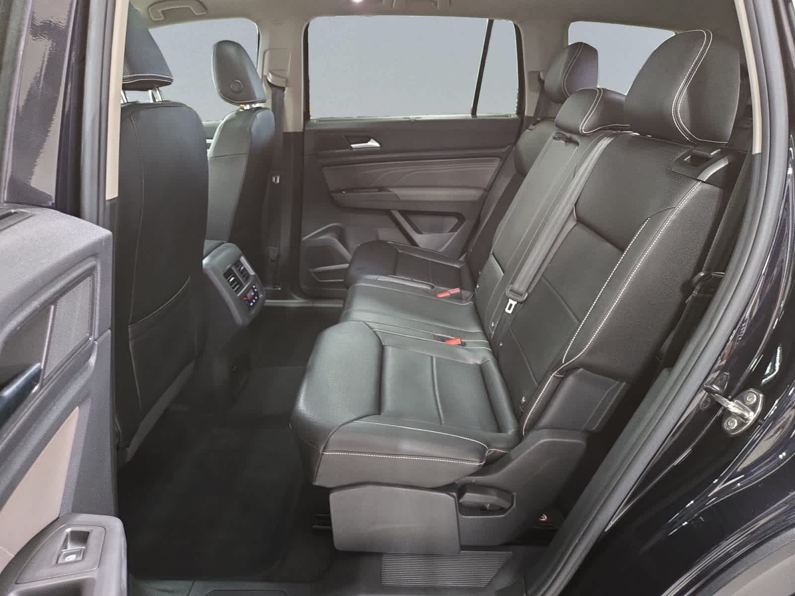 2023 Volkswagen Atlas SE w/Tech - Photo 19