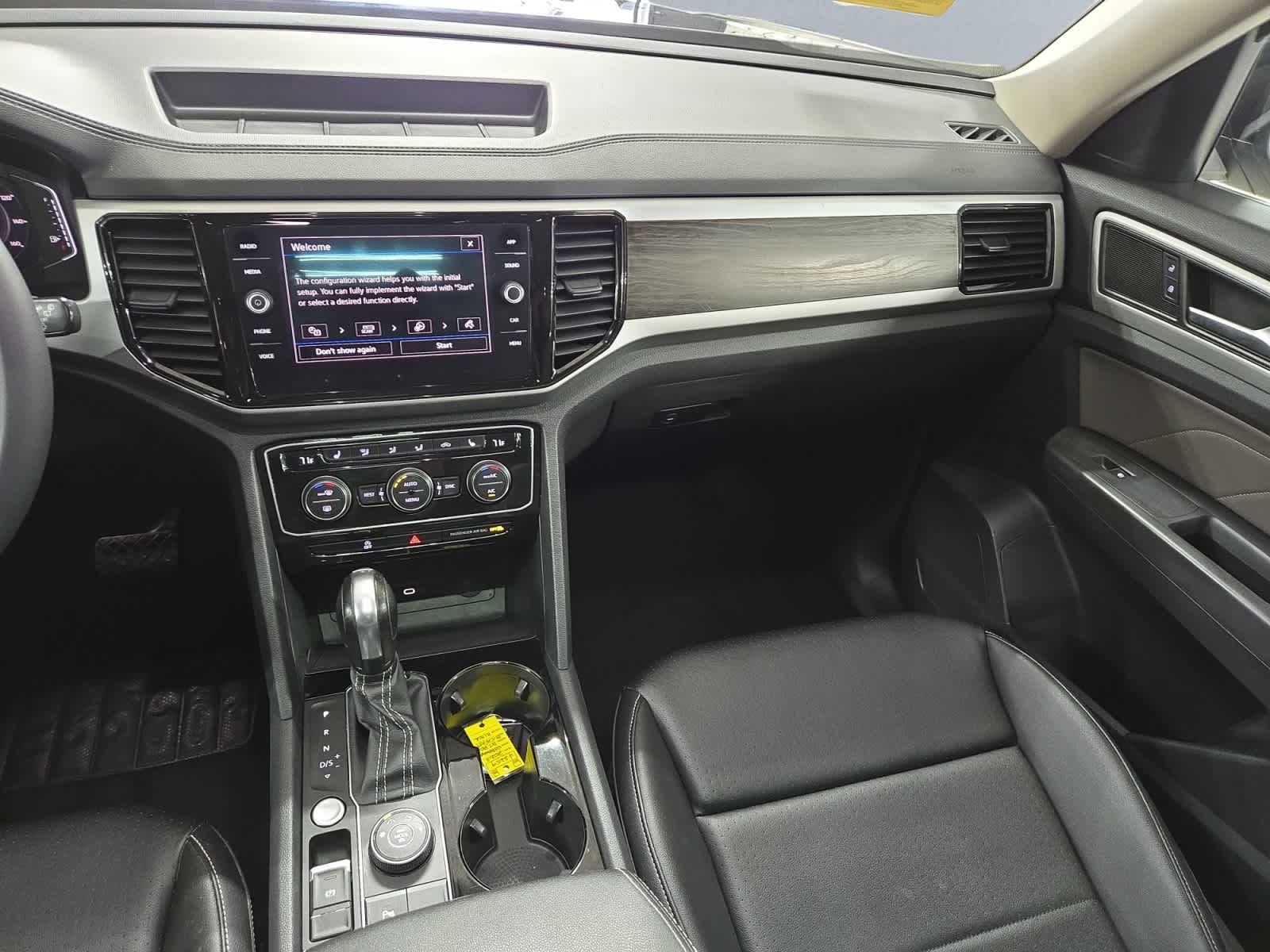 2023 Volkswagen Atlas SE w/Tech - Photo 17