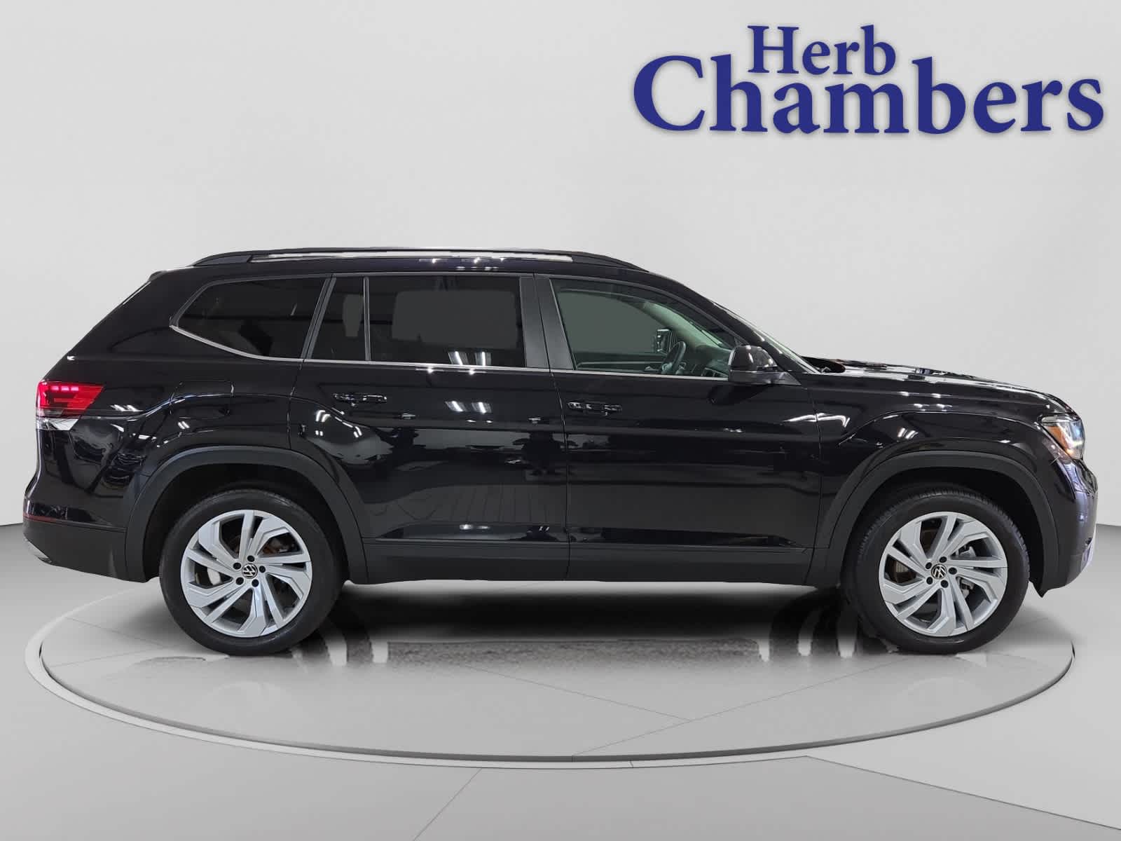 2023 Volkswagen Atlas SE w/Tech - Photo 11